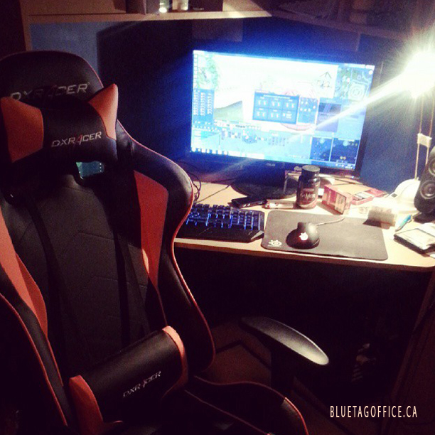 My gamingchair just arrived. As seen on BLUETAGOFFICE.ca
