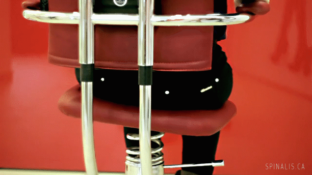 how-to-work-out-in-the-office-on-spinalis-chair